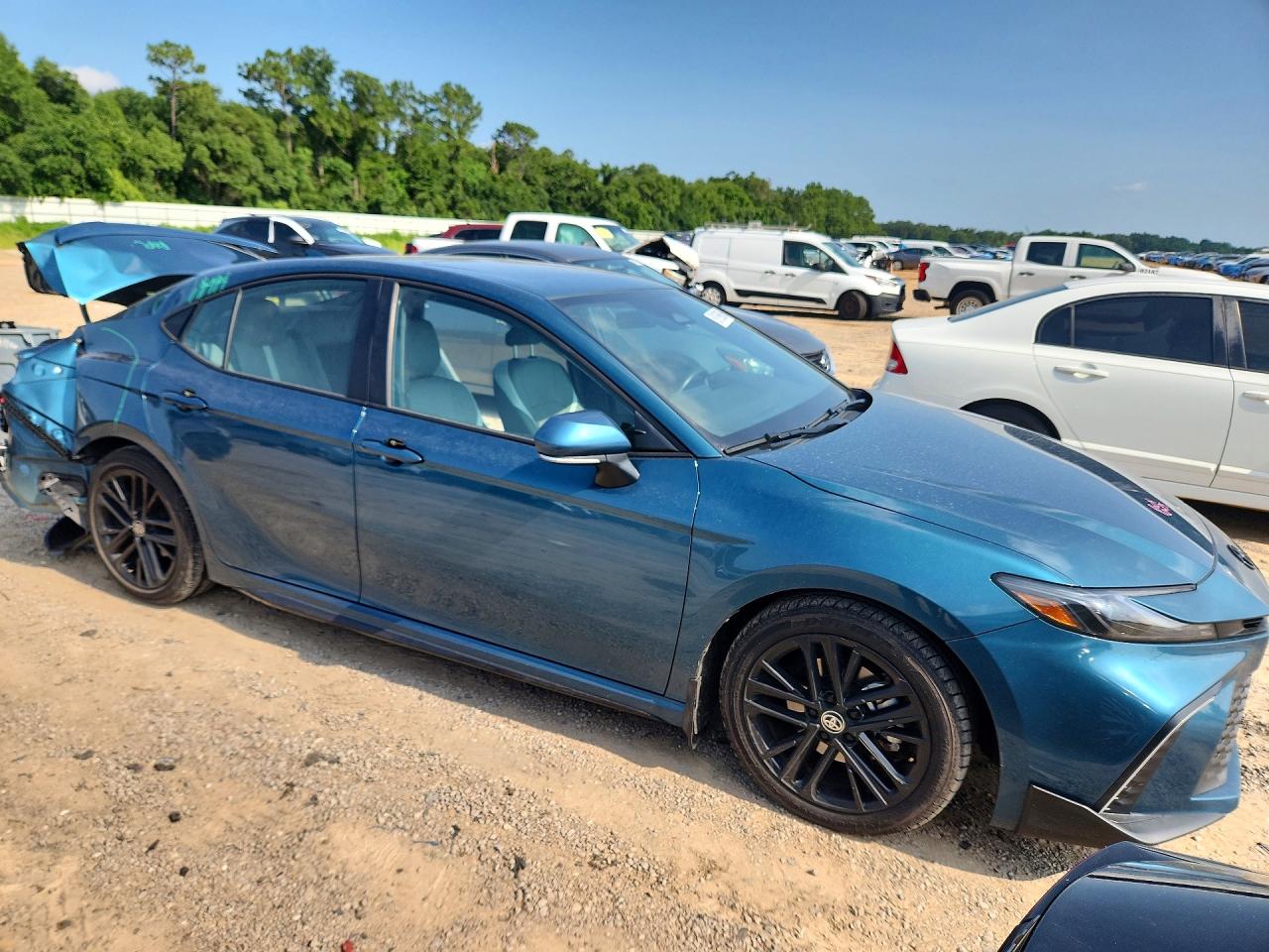 2025 TOYOTA CAMRY SE — снимка 4