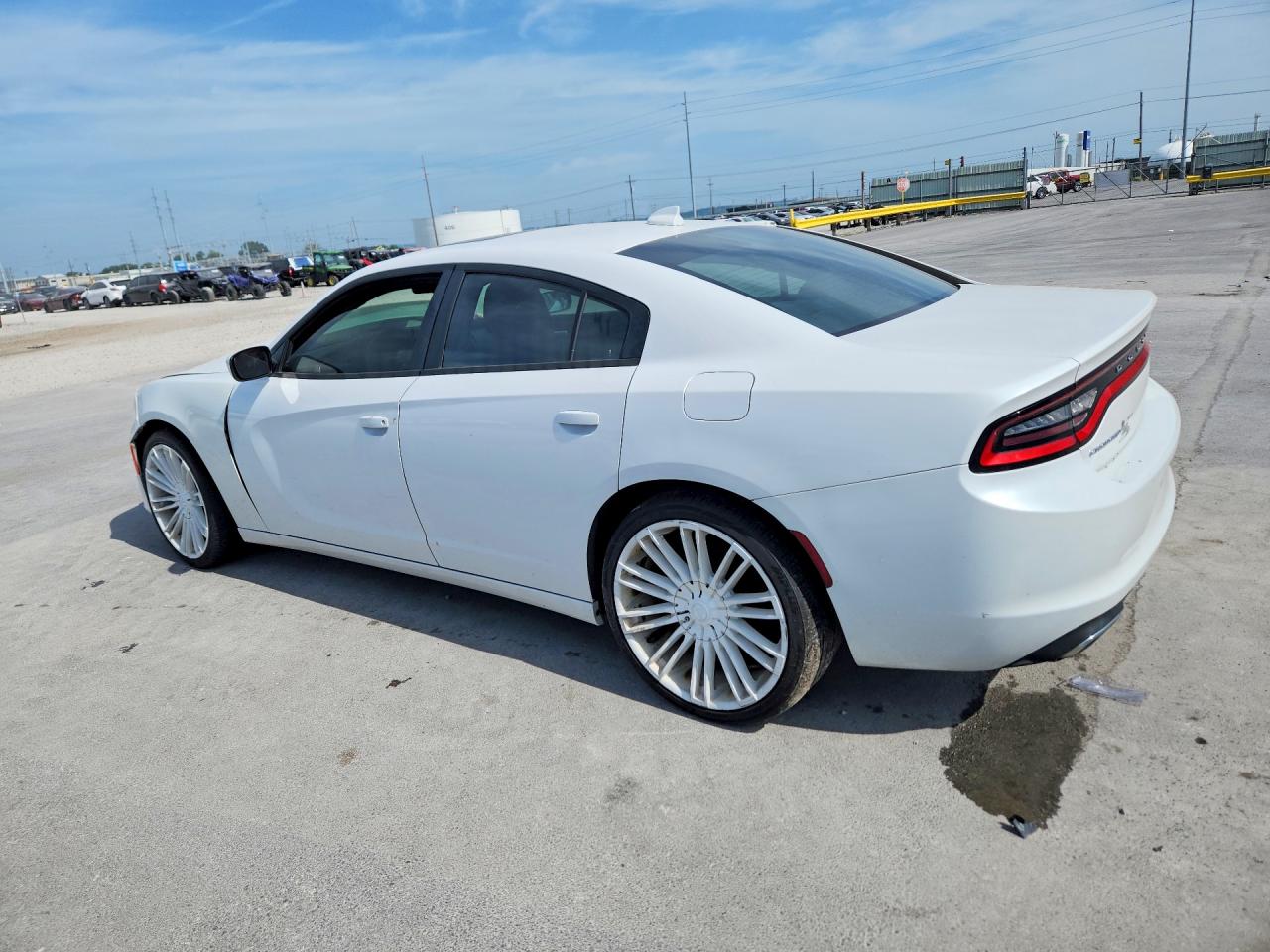 2015 DODGE CHARGER SXT — снимка 2