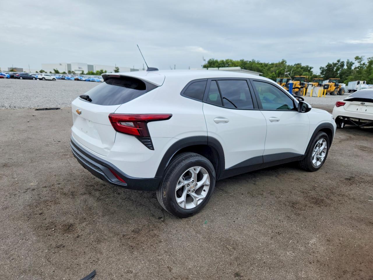 2024 CHEVROLET TRAX LS — снимка 3