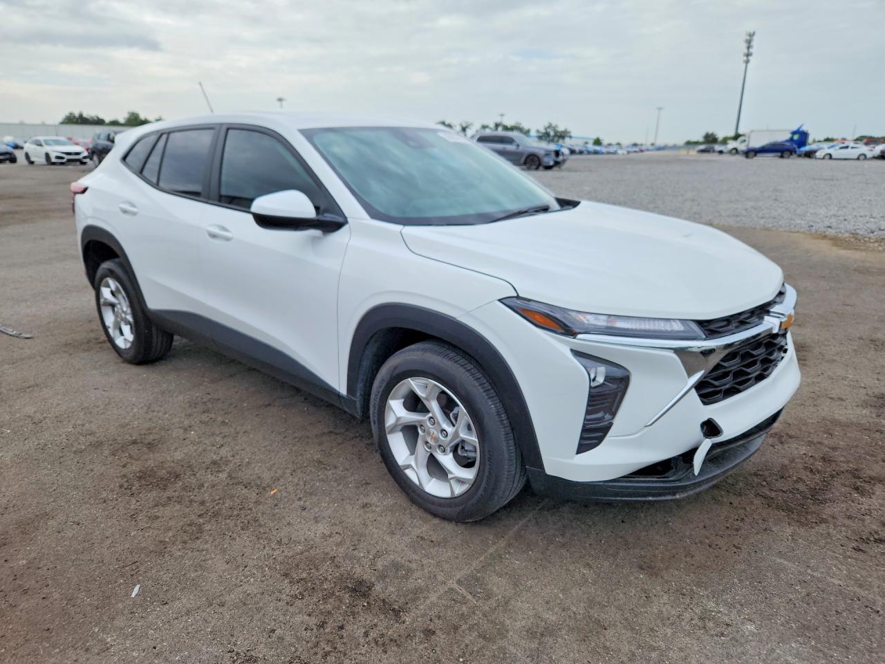 2024 CHEVROLET TRAX LS — снимка 4
