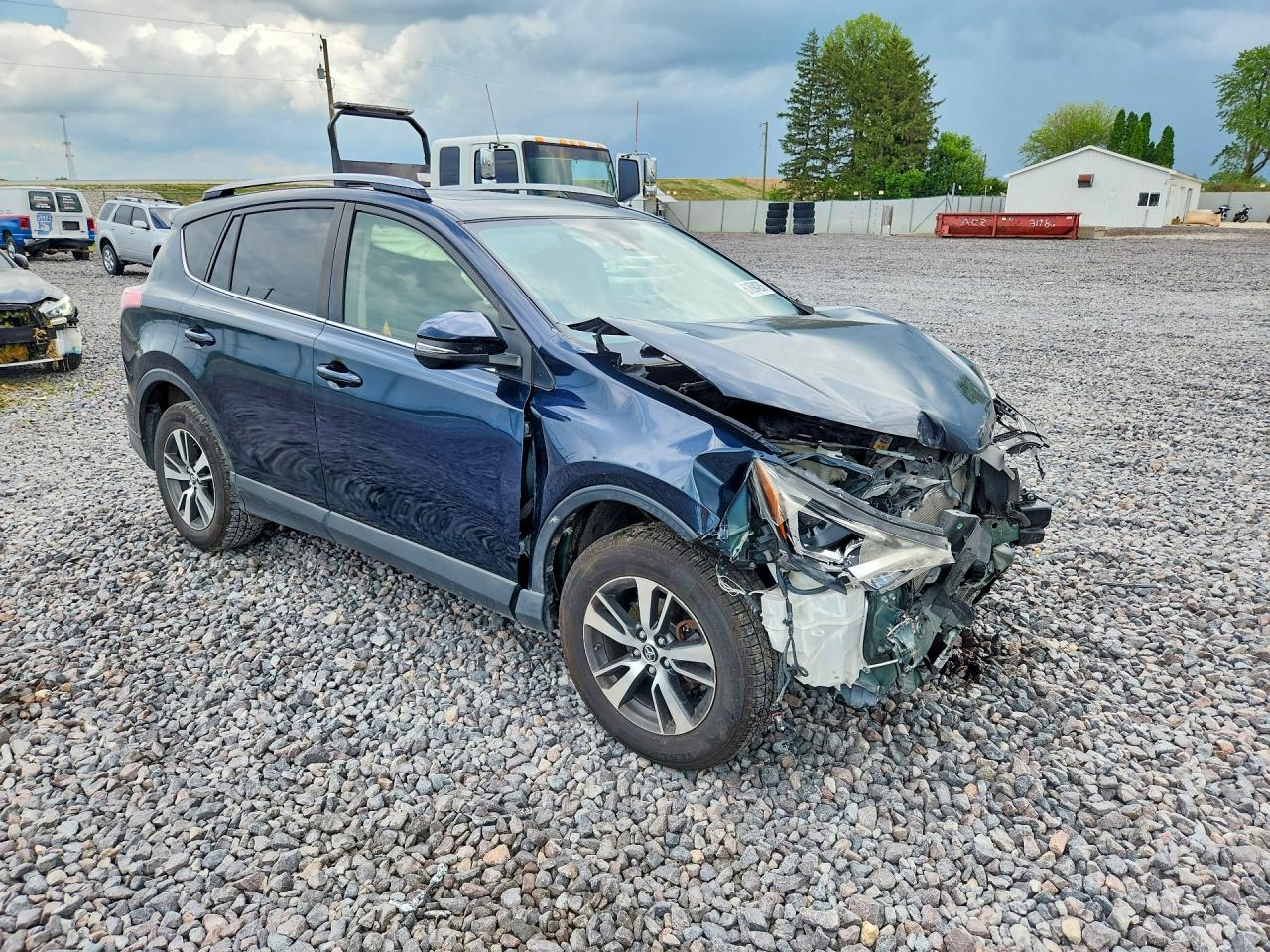 2017 TOYOTA RAV4 XLE — снимка 4