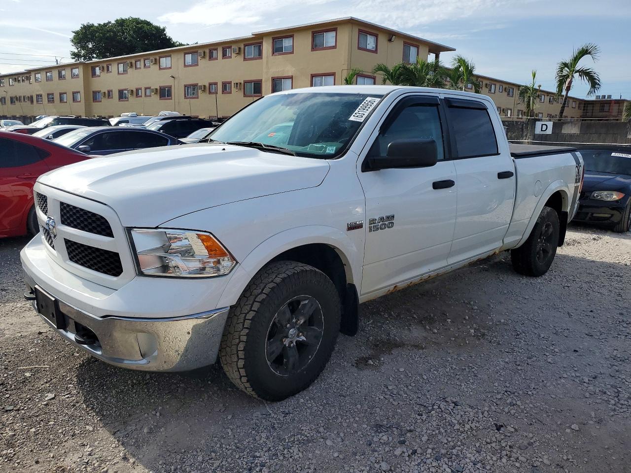 2016 RAM 1500 SLT