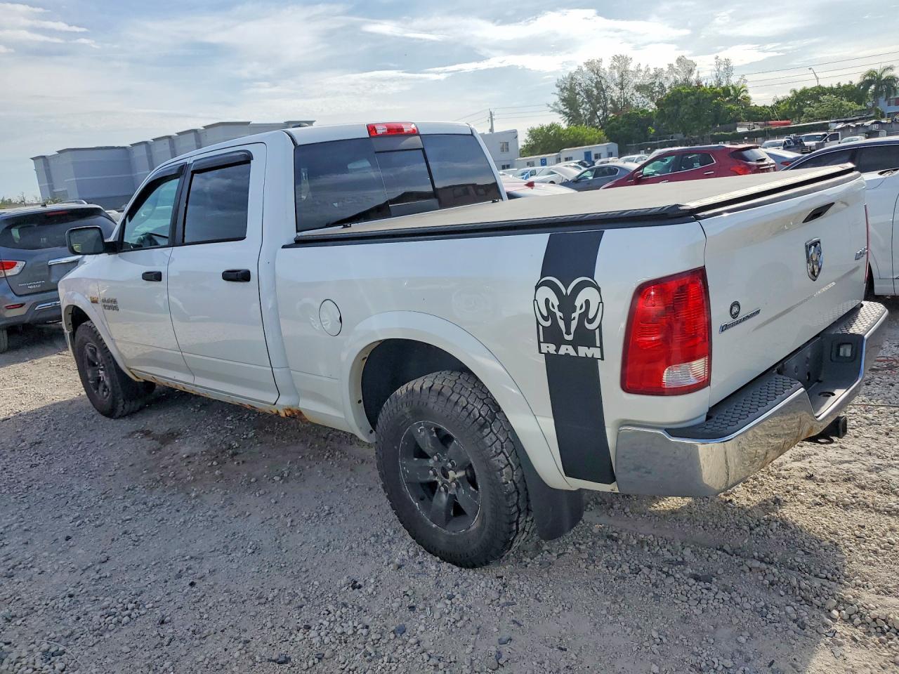 2016 RAM 1500 SLT — снимка 2
