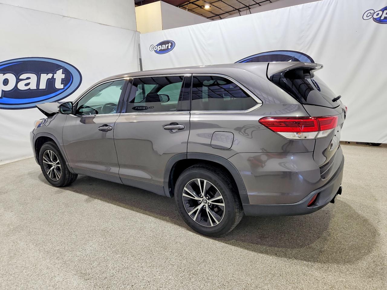 2019 TOYOTA HIGHLANDER LE — снимка 2