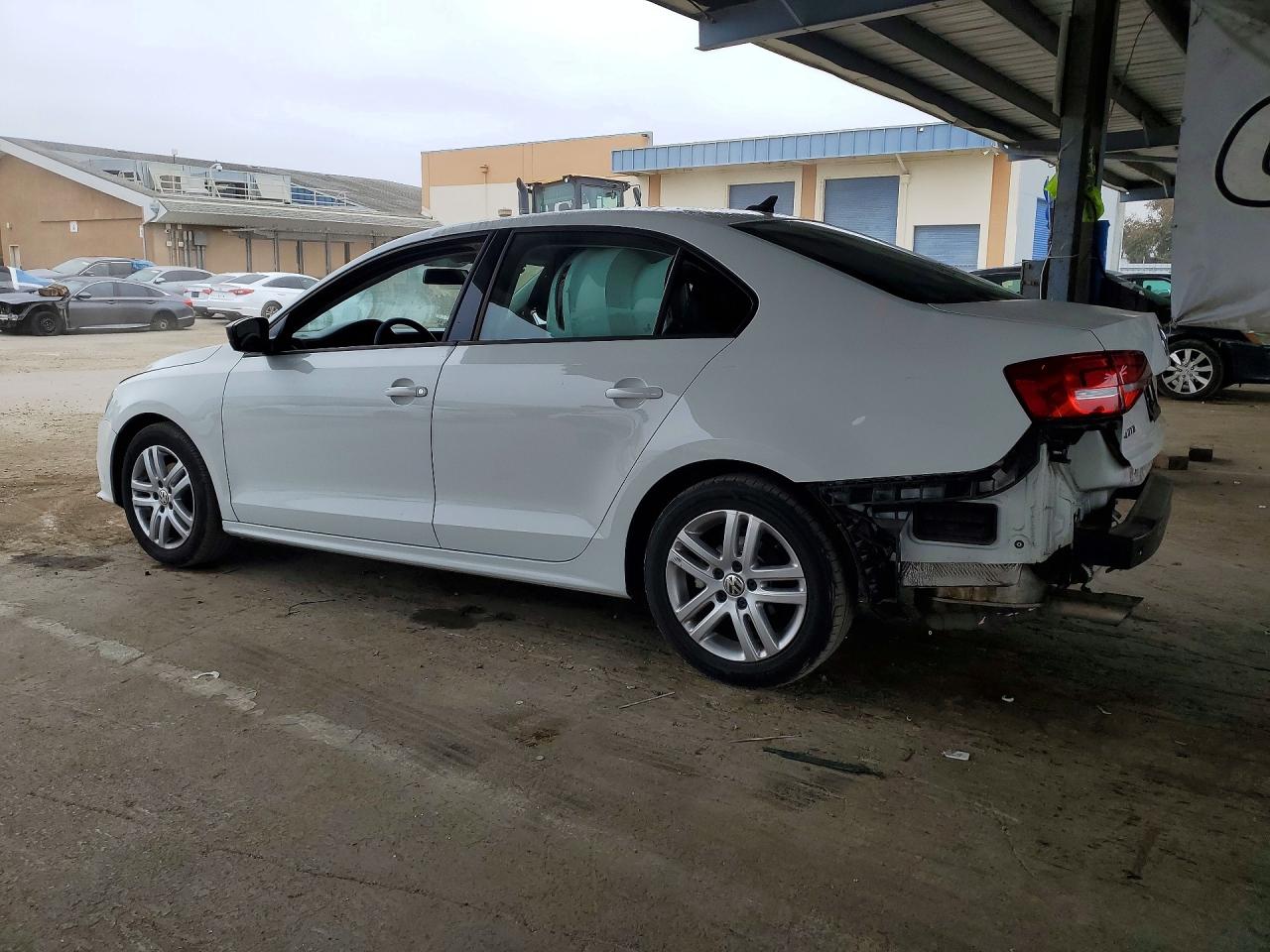 2015 VOLKSWAGEN JETTA BASE — снимка 2