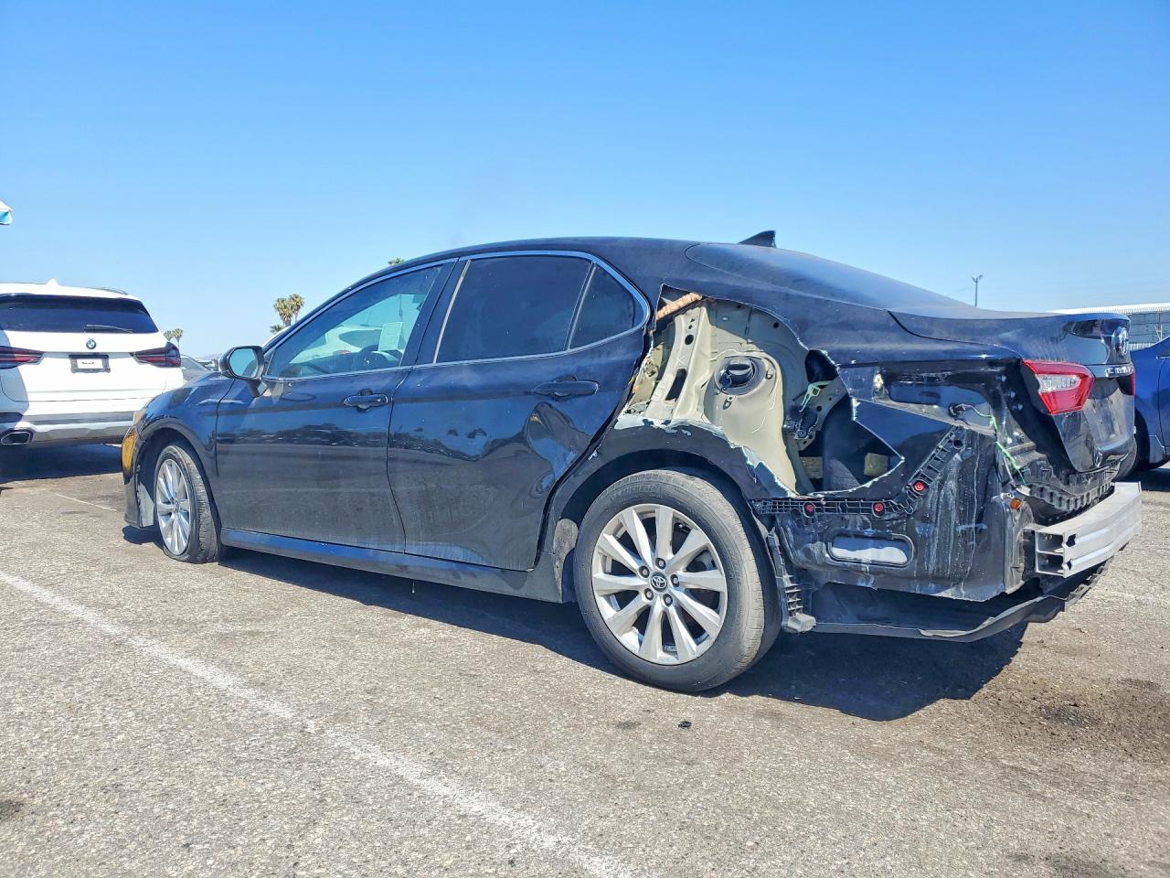 2019 TOYOTA CAMRY LE — снимка 2