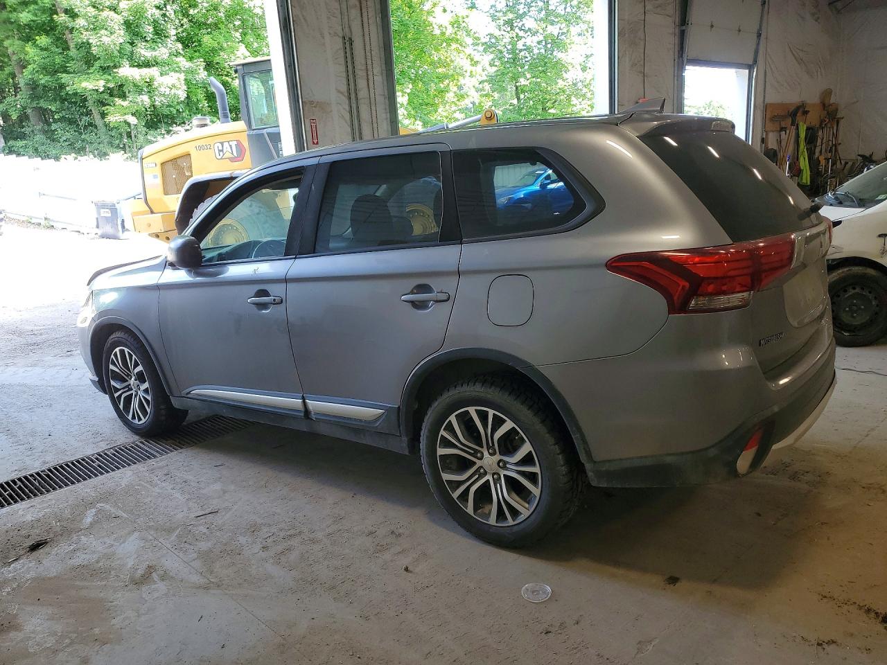 2017 MITSUBISHI OUTLANDER ES — снимка 2