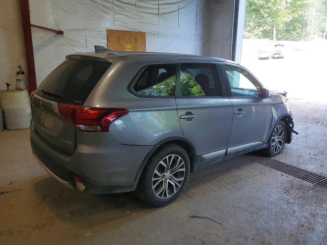 2017 MITSUBISHI OUTLANDER ES — снимка 3