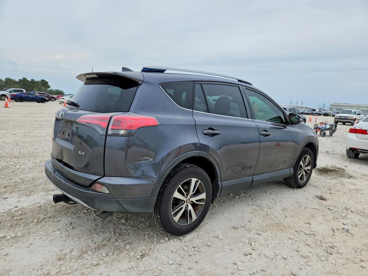 2017 TOYOTA RAV4 XLE — снимка 3