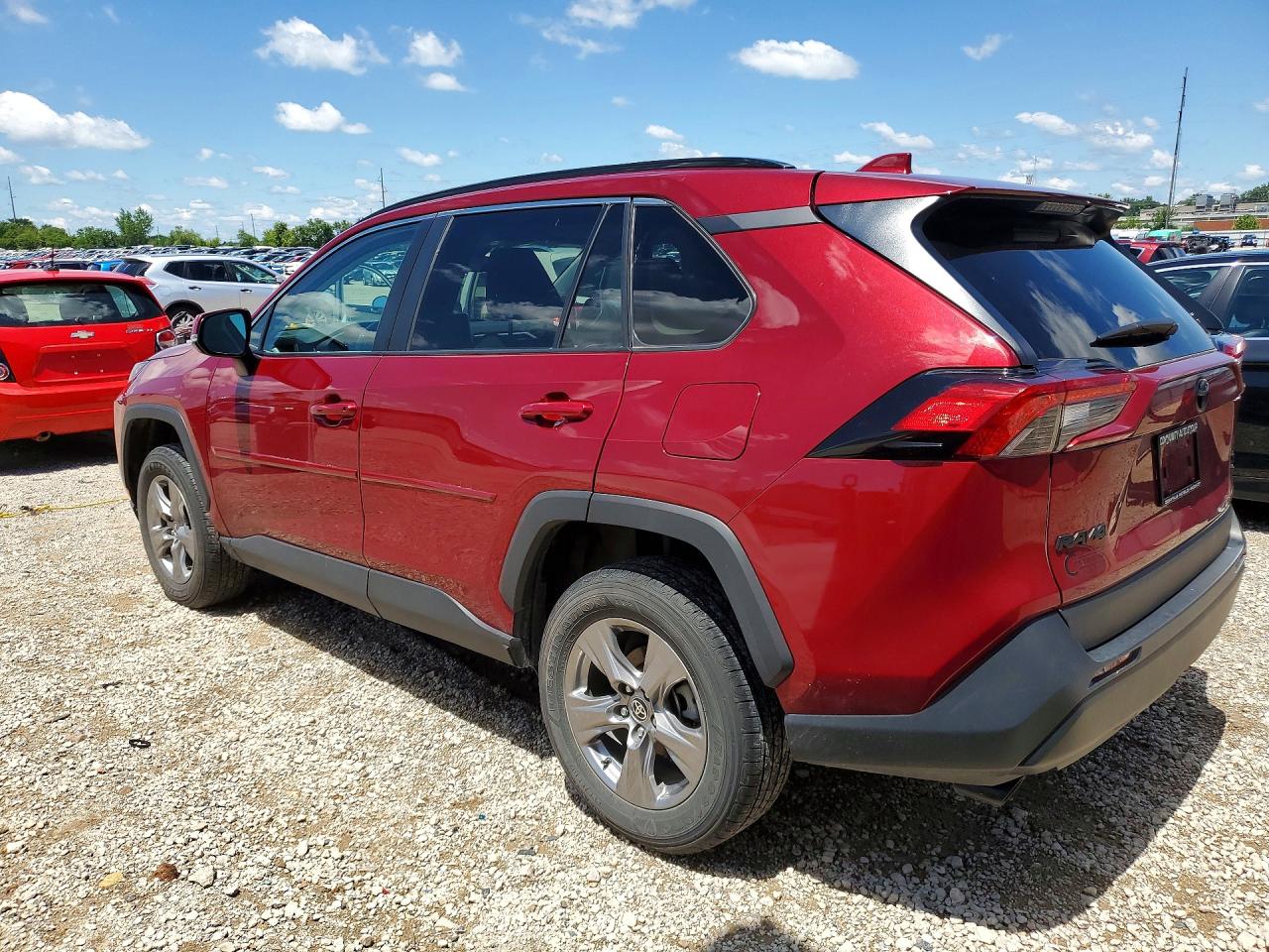 2024 TOYOTA RAV4 XLE — снимка 2
