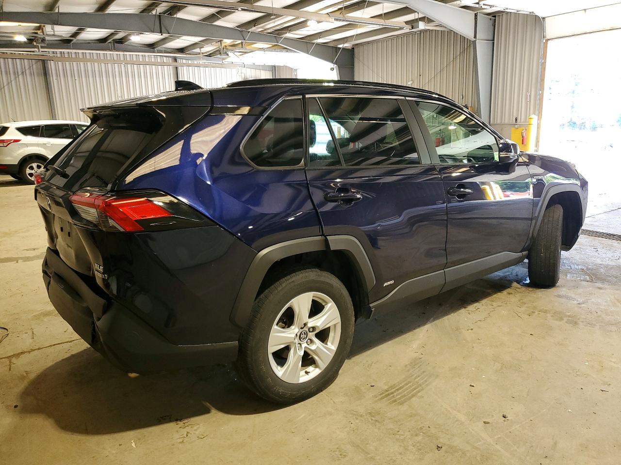 2020 TOYOTA RAV4 HYBRID XLE — снимка 3
