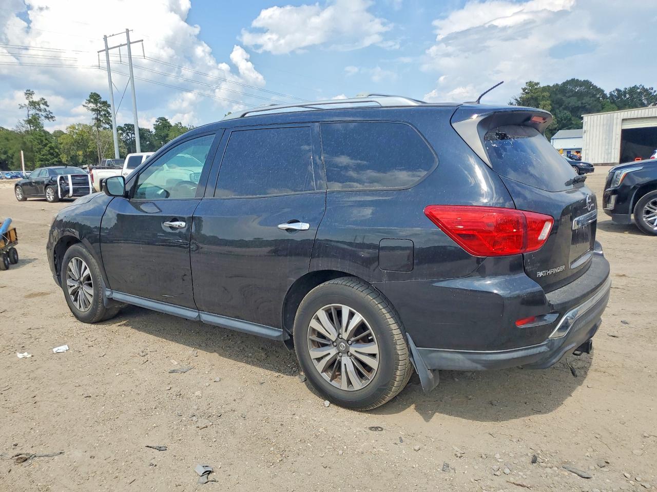 2017 NISSAN PATHFINDER S — снимка 2