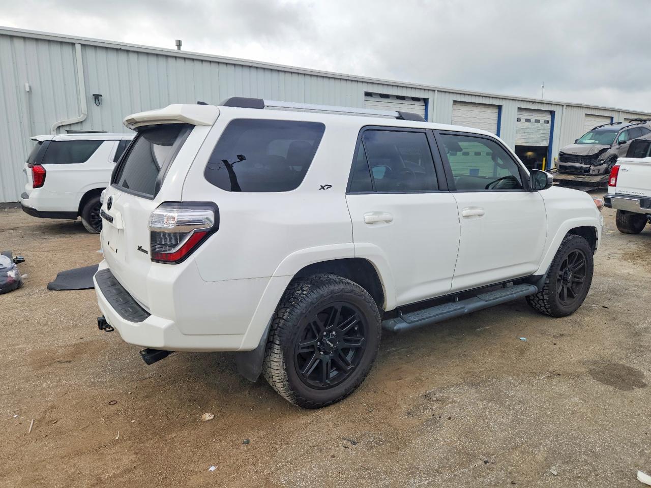 2021 TOYOTA 4RUNNER SR5 — снимка 3