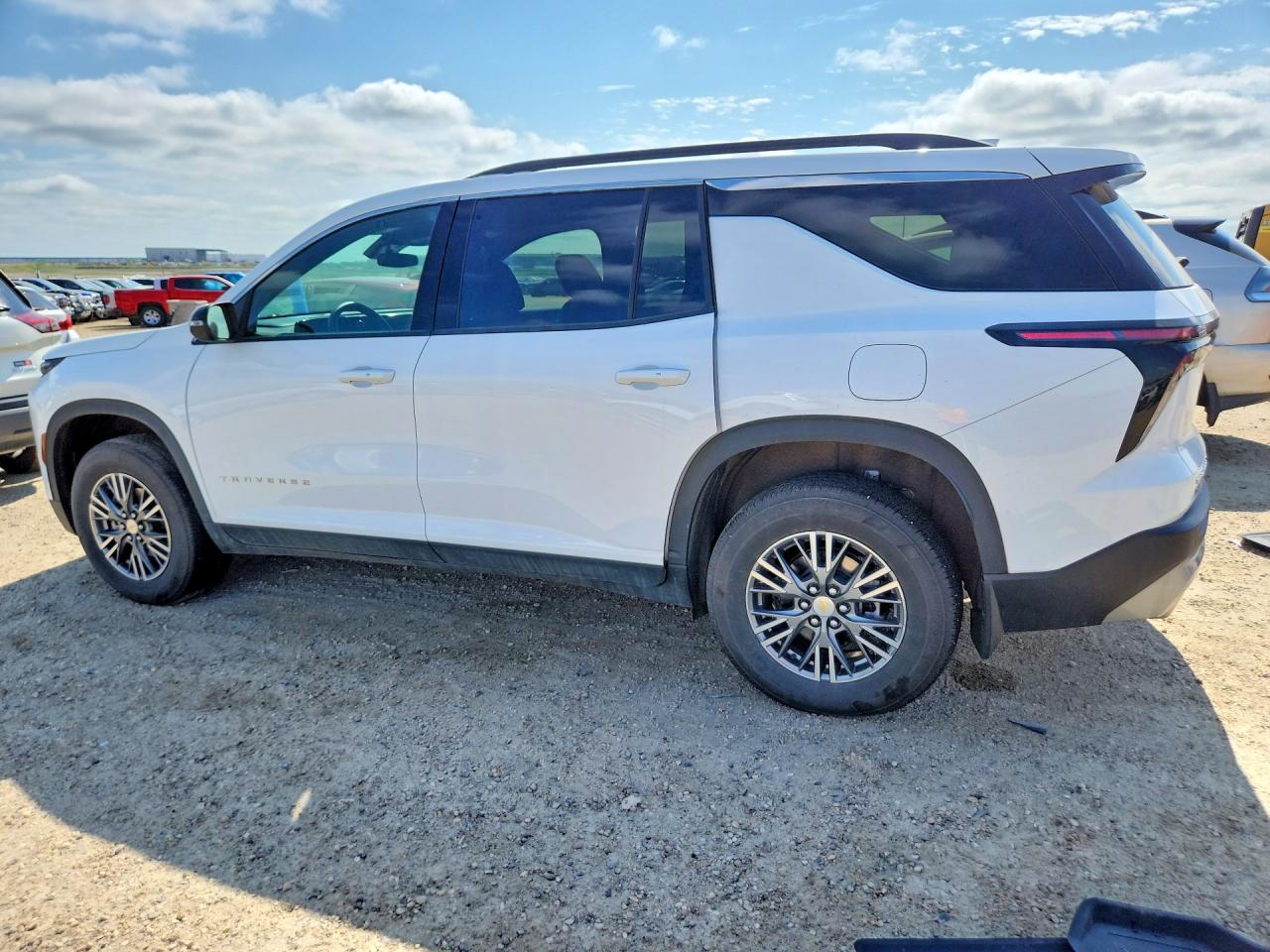 2025 CHEVROLET TRAVERSE LT — снимка 2