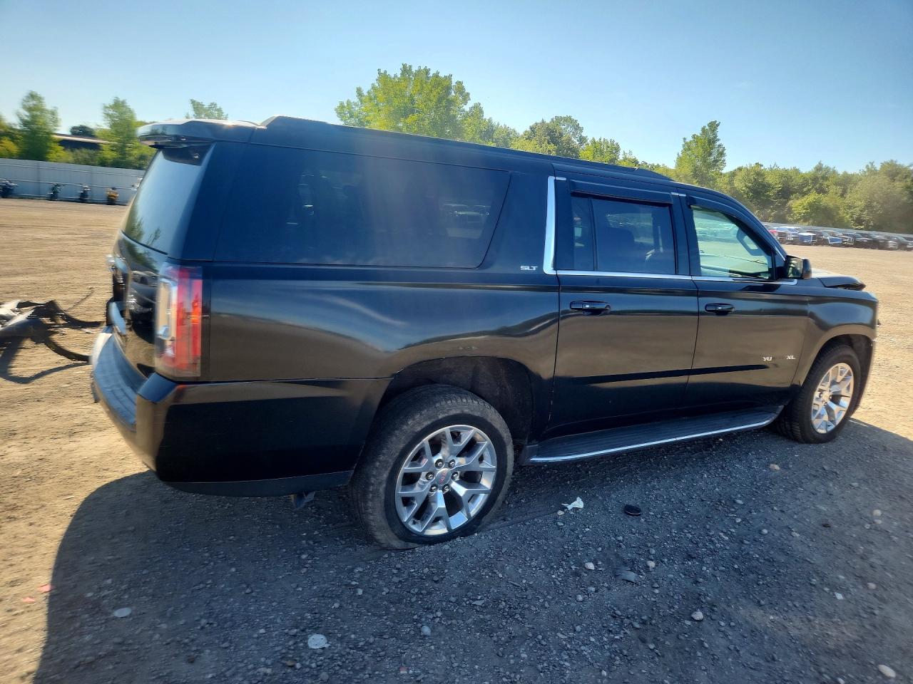 2017 GMC YUKON XL K1500 SLT — снимка 3