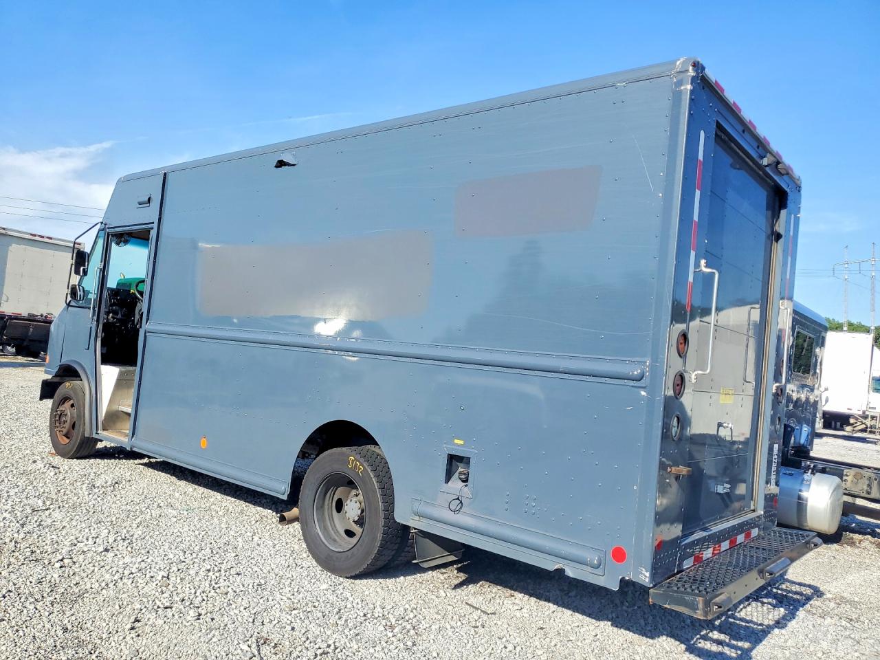 2020 FORD F59 — снимка 2