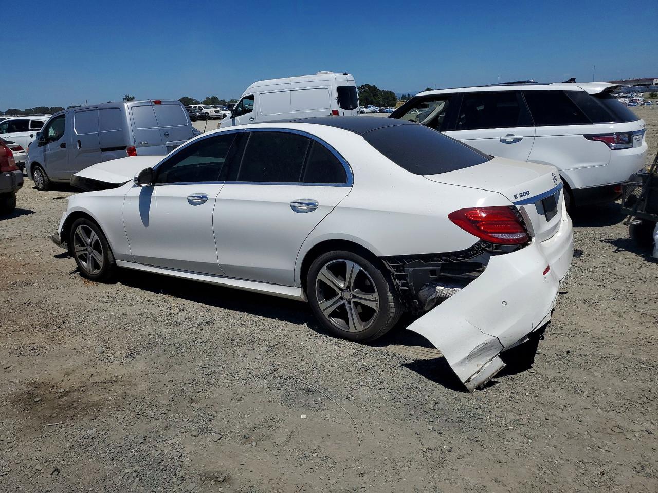 2017 MERCEDES-BENZ E 300 4MATIC — снимка 2