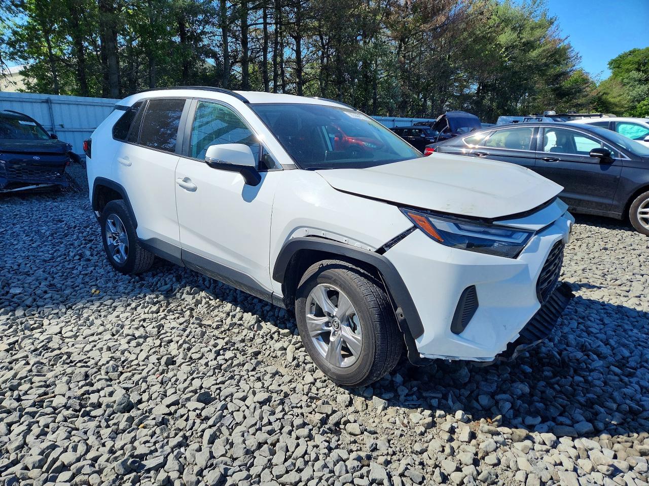 2025 TOYOTA RAV4 XLE — снимка 4
