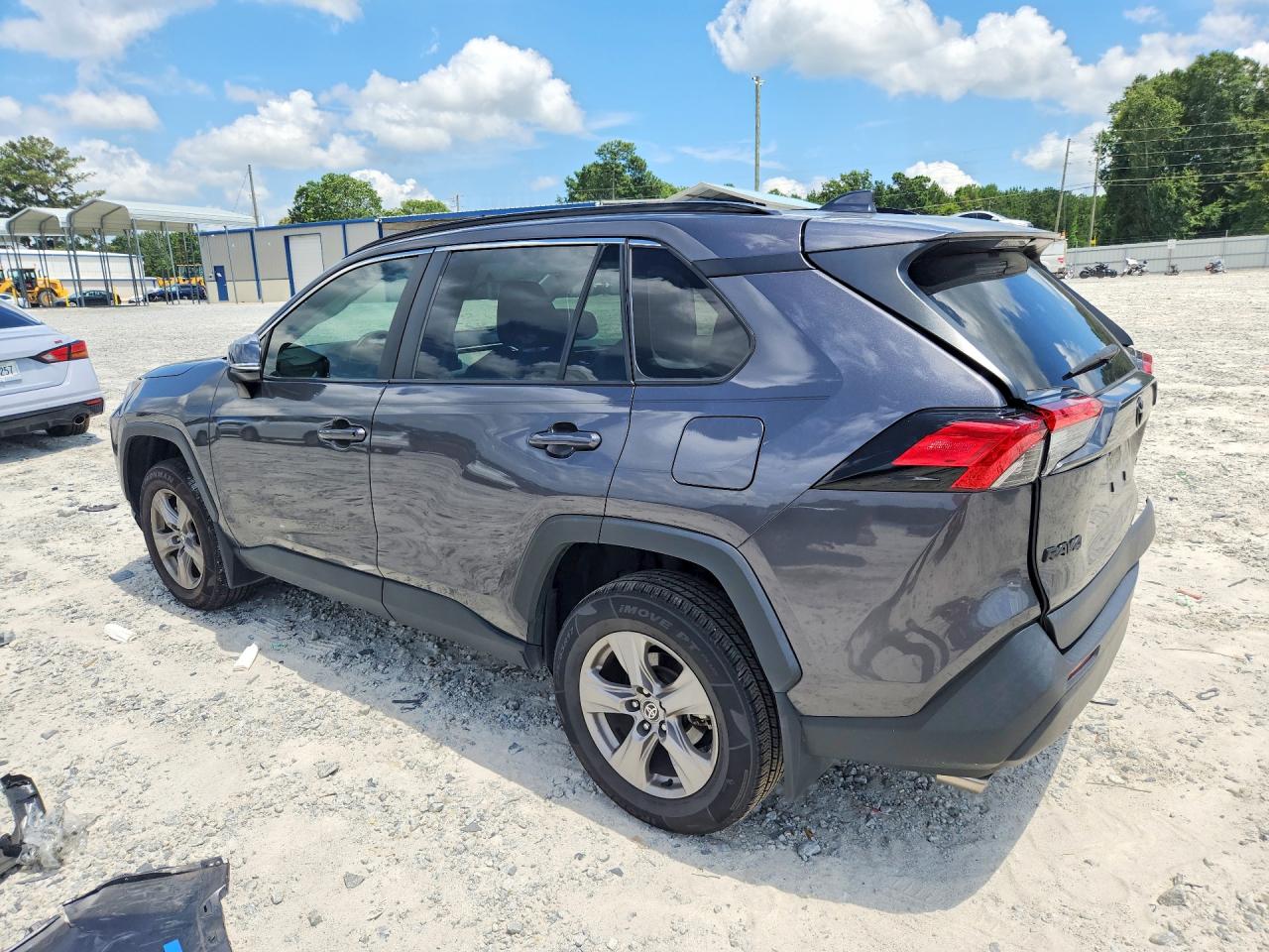 2024 TOYOTA RAV4 XLE — снимка 2