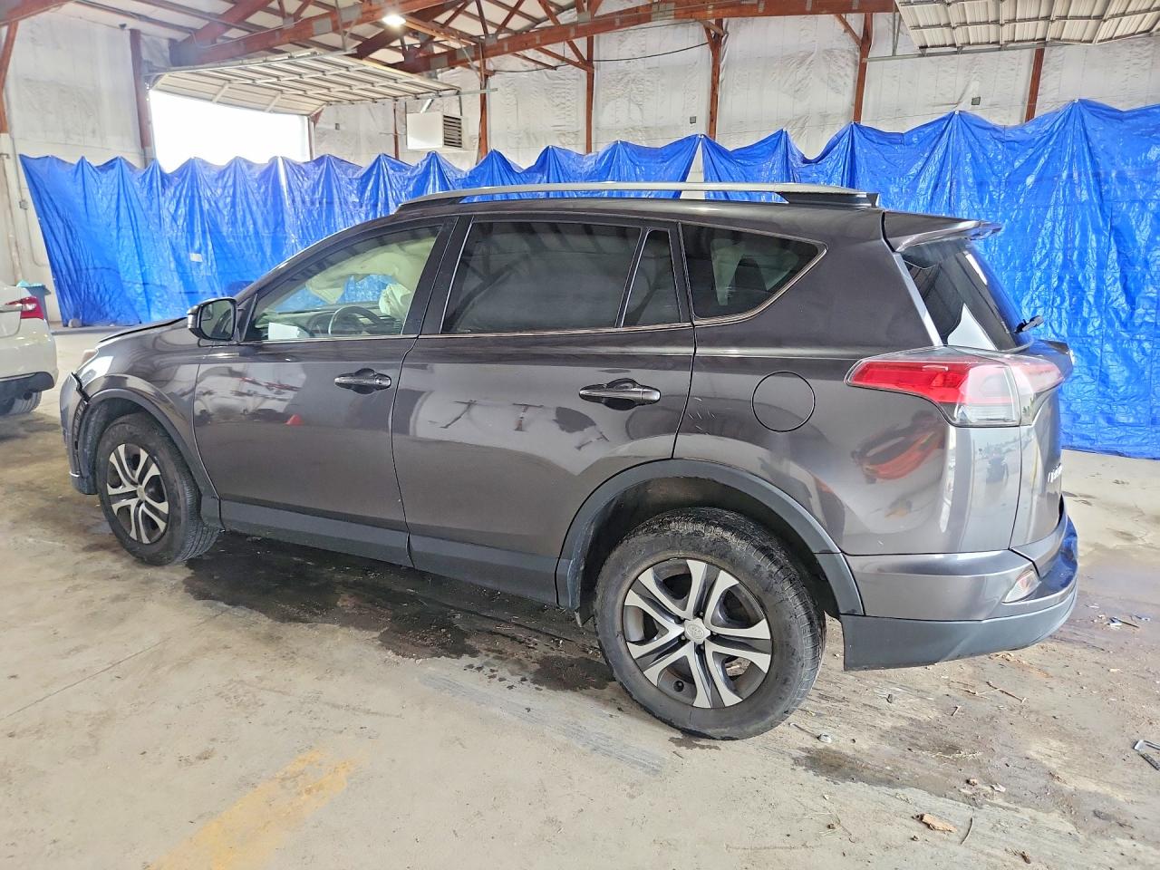 2017 TOYOTA RAV4 LE — снимка 2