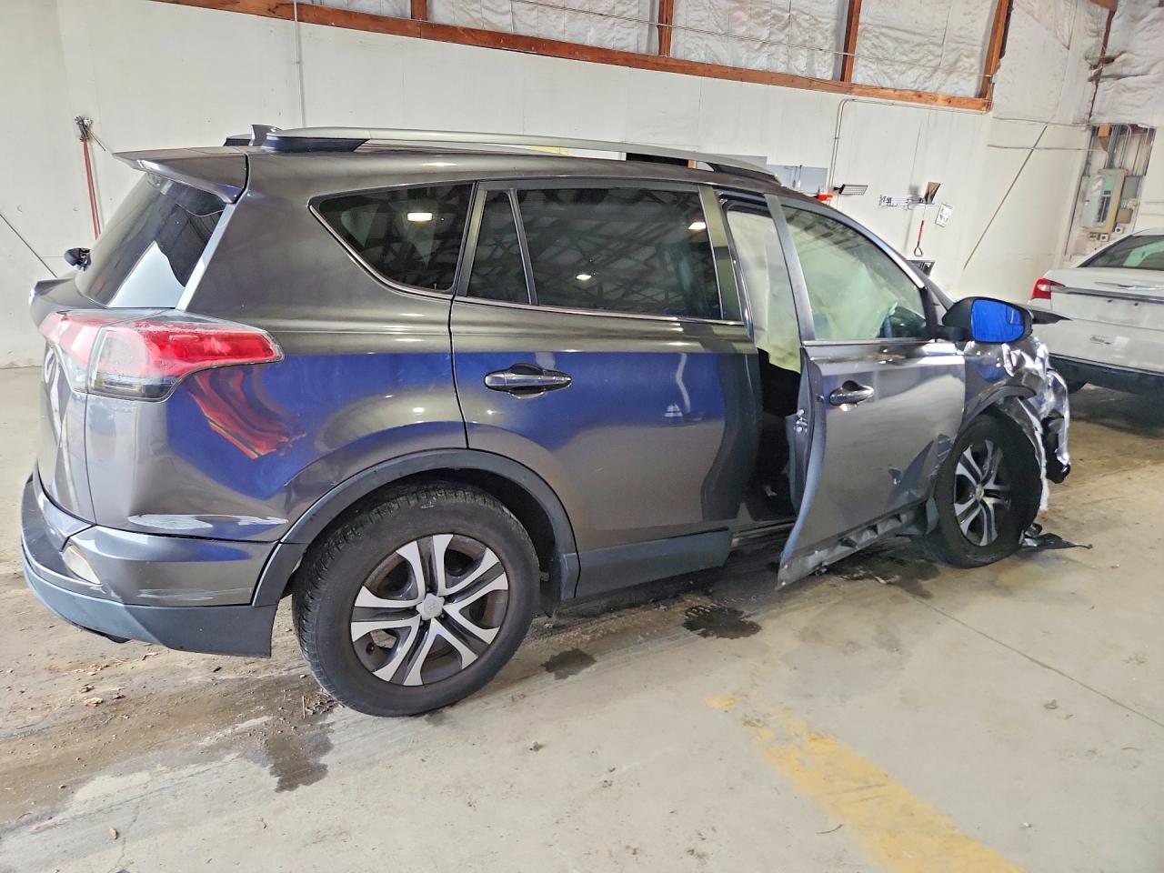 2017 TOYOTA RAV4 LE — снимка 3