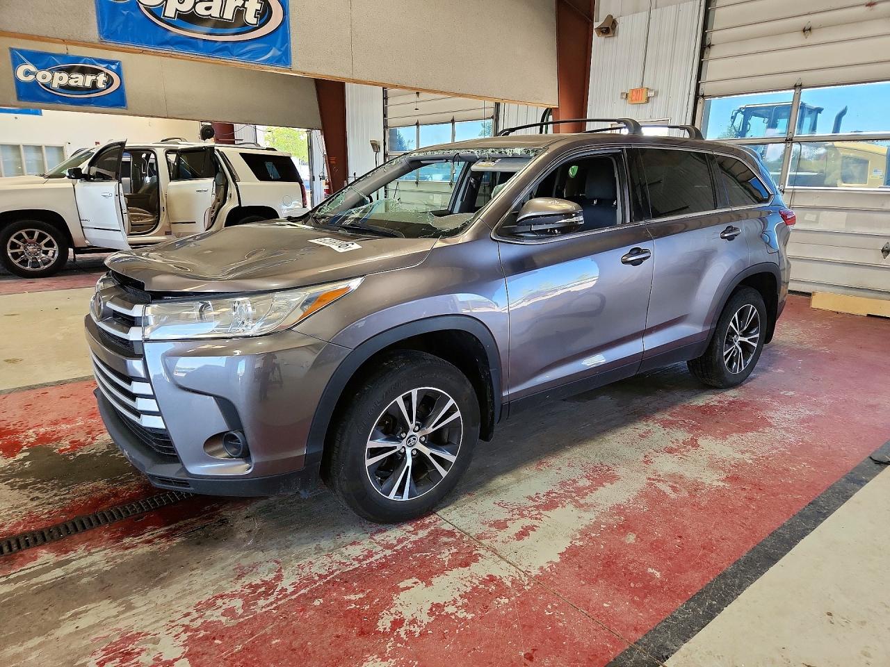 2019 TOYOTA HIGHLANDER LE