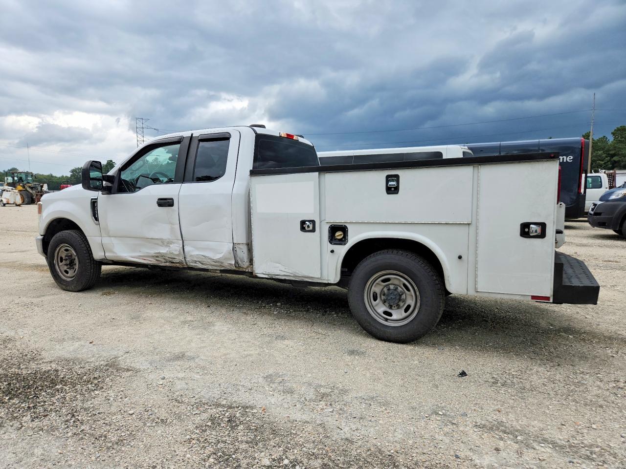 2021 FORD F-250 — снимка 2