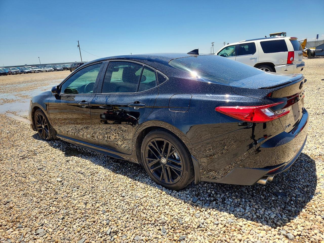 2025 TOYOTA CAMRY SE — снимка 2