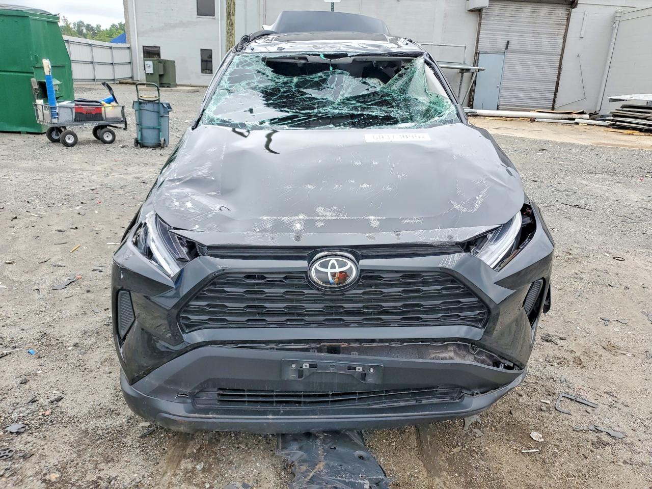 2025 TOYOTA RAV4 XLE — снимка 5