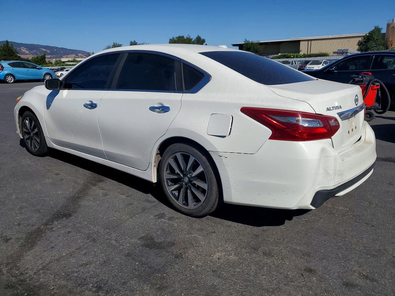 2018 NISSAN ALTIMA 2.5 SV — снимка 2
