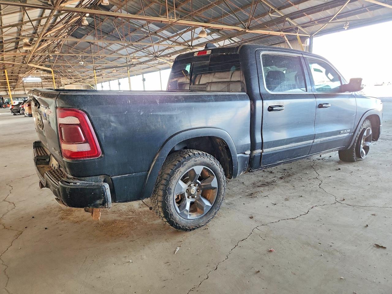 2023 RAM 1500 LIMITED — снимка 3