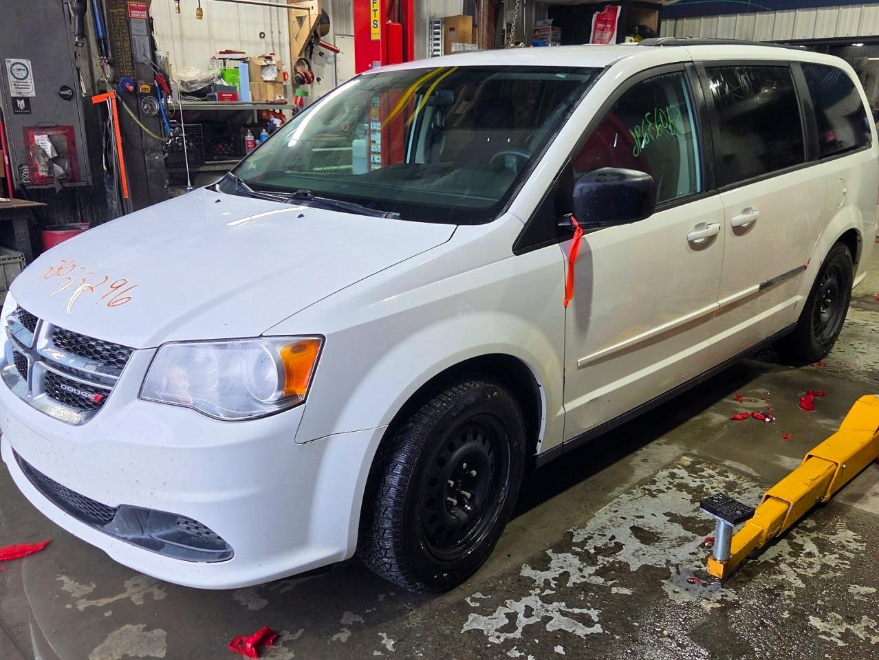 2015 DODGE GRAND CARAVAN SE
