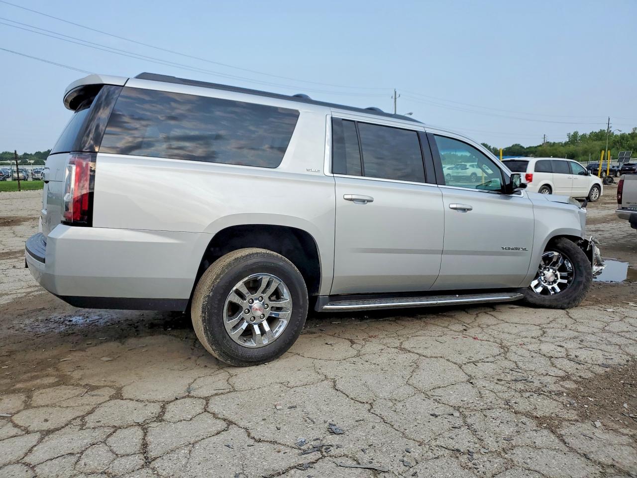 2016 GMC YUKON XL K1500 SLE — снимка 3