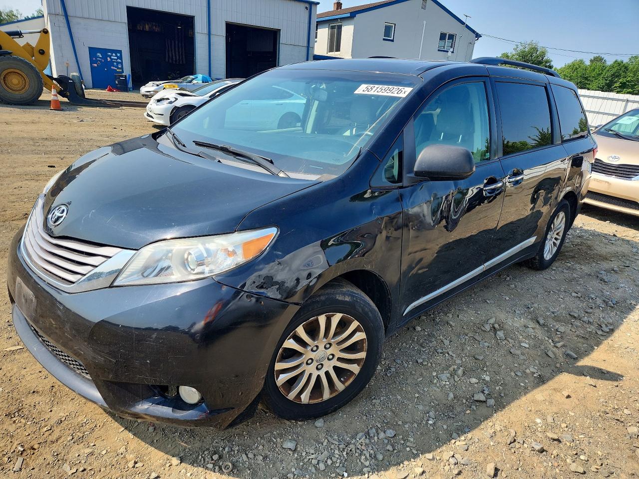 2017 TOYOTA SIENNA
