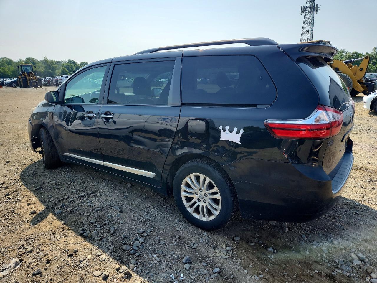 2017 TOYOTA SIENNA — снимка 2