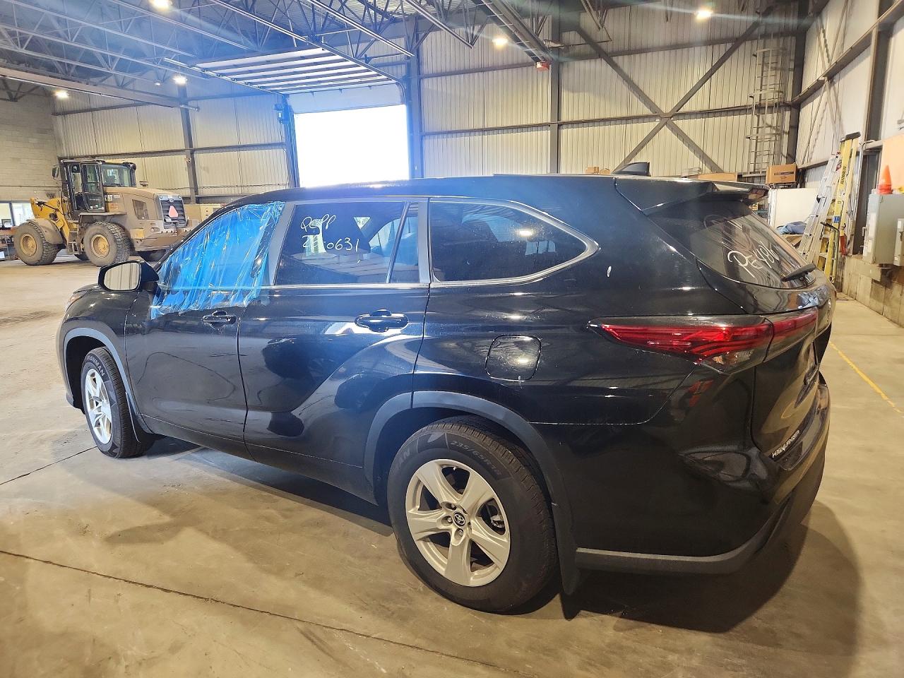 2023 TOYOTA HIGHLANDER LE — снимка 2