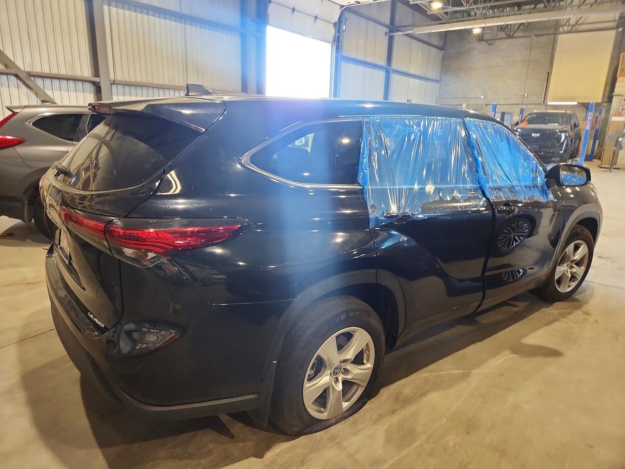 2023 TOYOTA HIGHLANDER LE — снимка 3