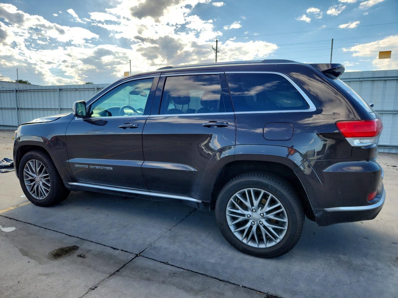 2017 JEEP GRAND CHEROKEE SUMMIT — снимка 2
