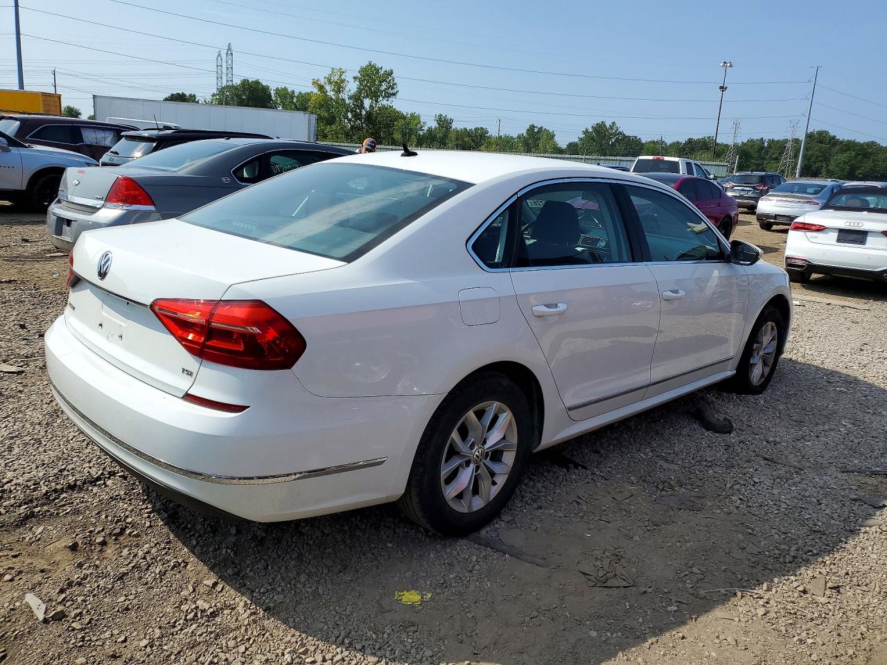 2016 VOLKSWAGEN PASSAT S — снимка 3