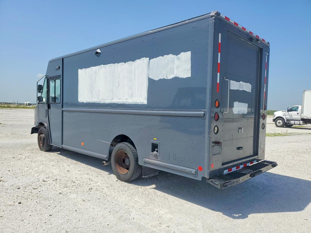 2020 FORD F59 — снимка 2