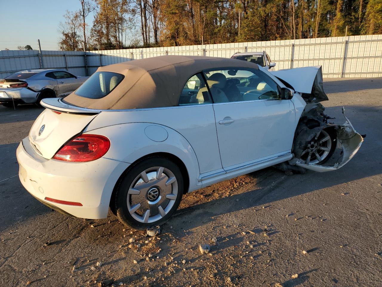 2015 VOLKSWAGEN BEETLE 1.8T — снимка 3