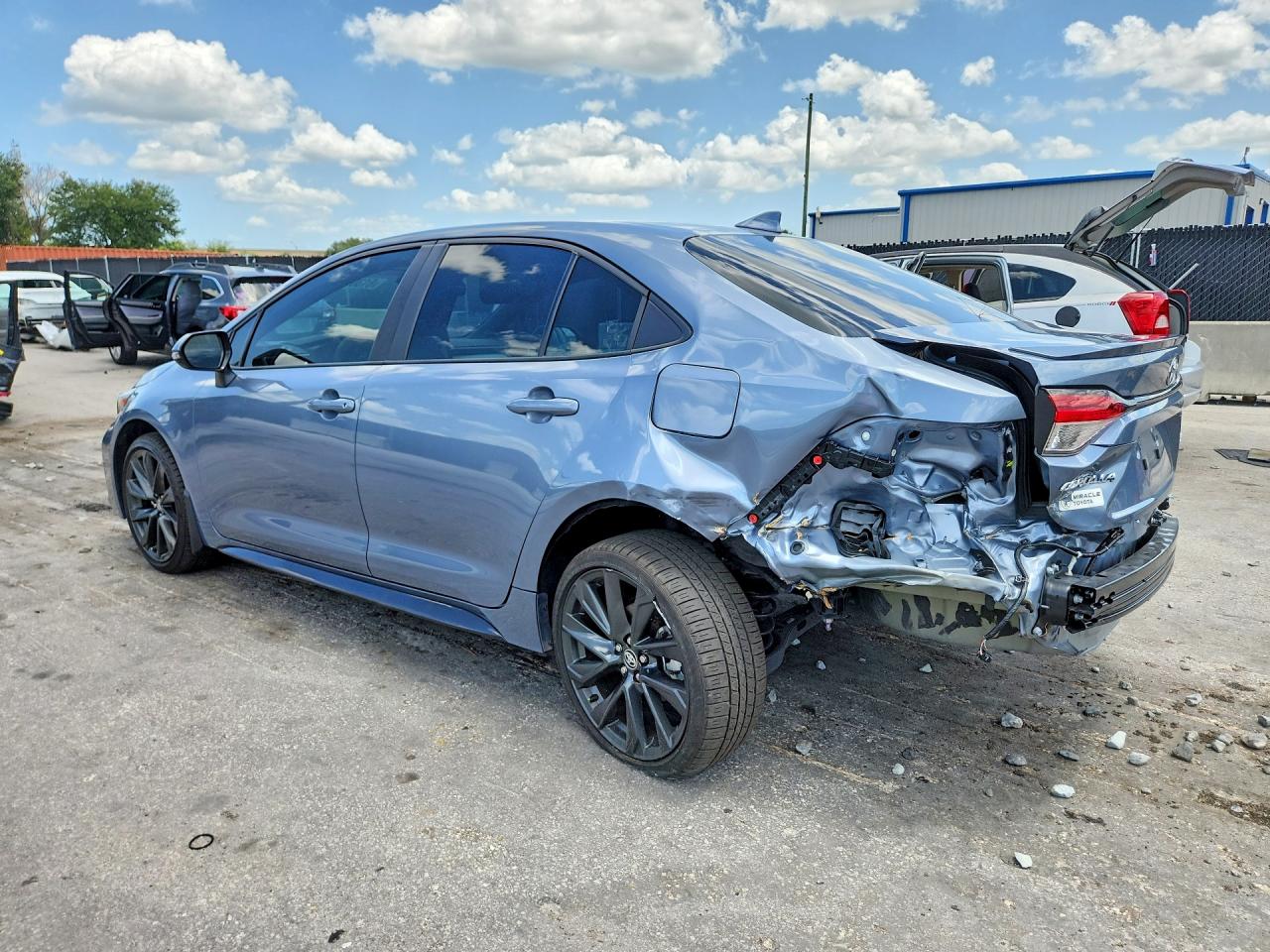 2026 TOYOTA COROLLA SE — снимка 2