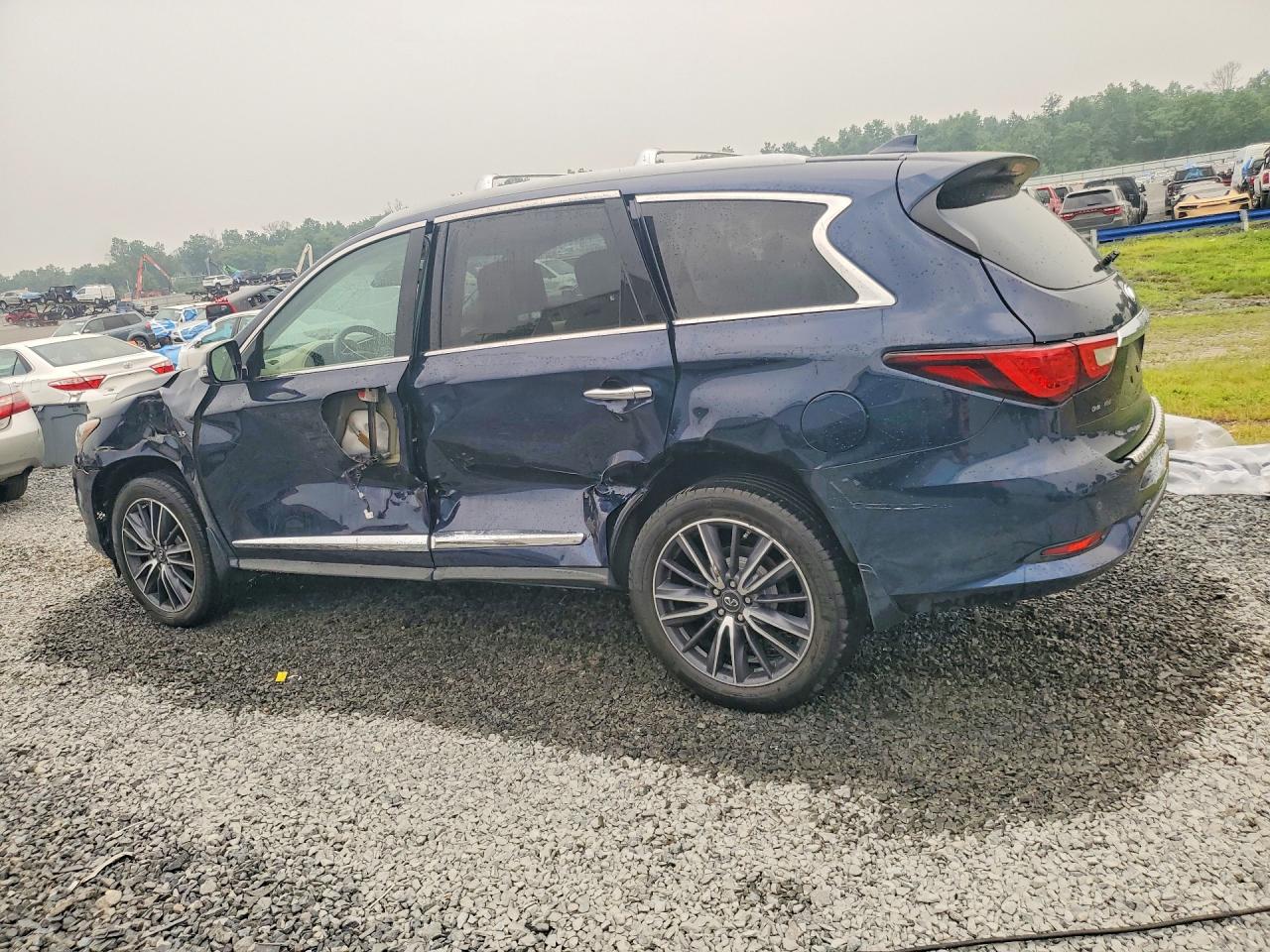 2017 INFINITI QX60 BASE — снимка 2