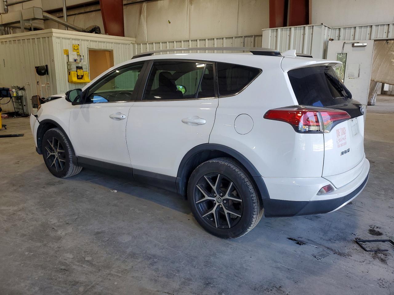 2016 TOYOTA RAV4 SE — снимка 2