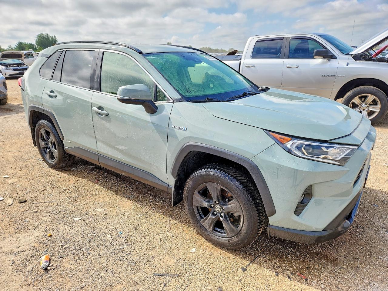 2020 TOYOTA RAV4 HYBRID XLE — снимка 4
