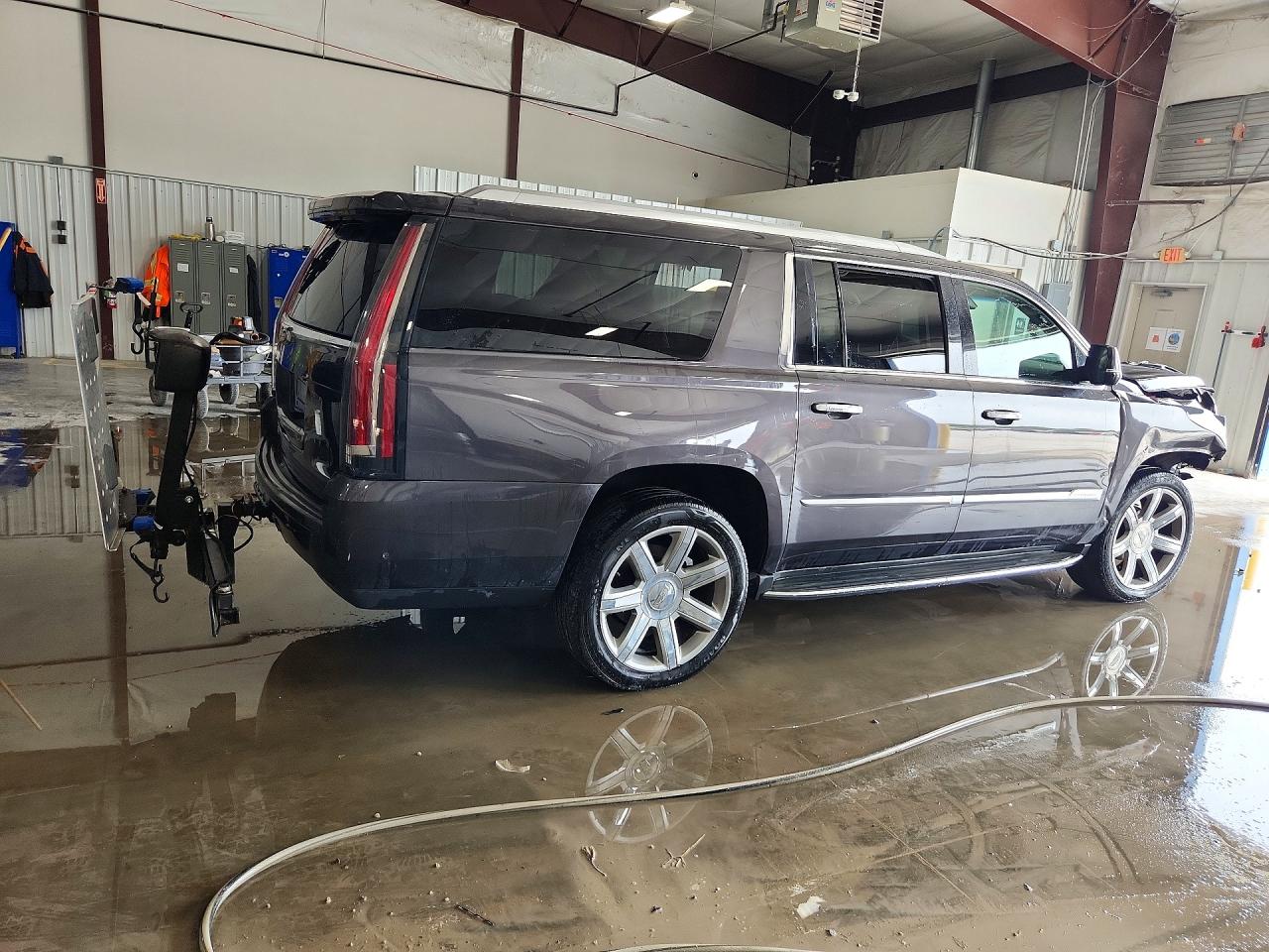 2018 CADILLAC ESCALADE ESV LUXURY — снимка 3