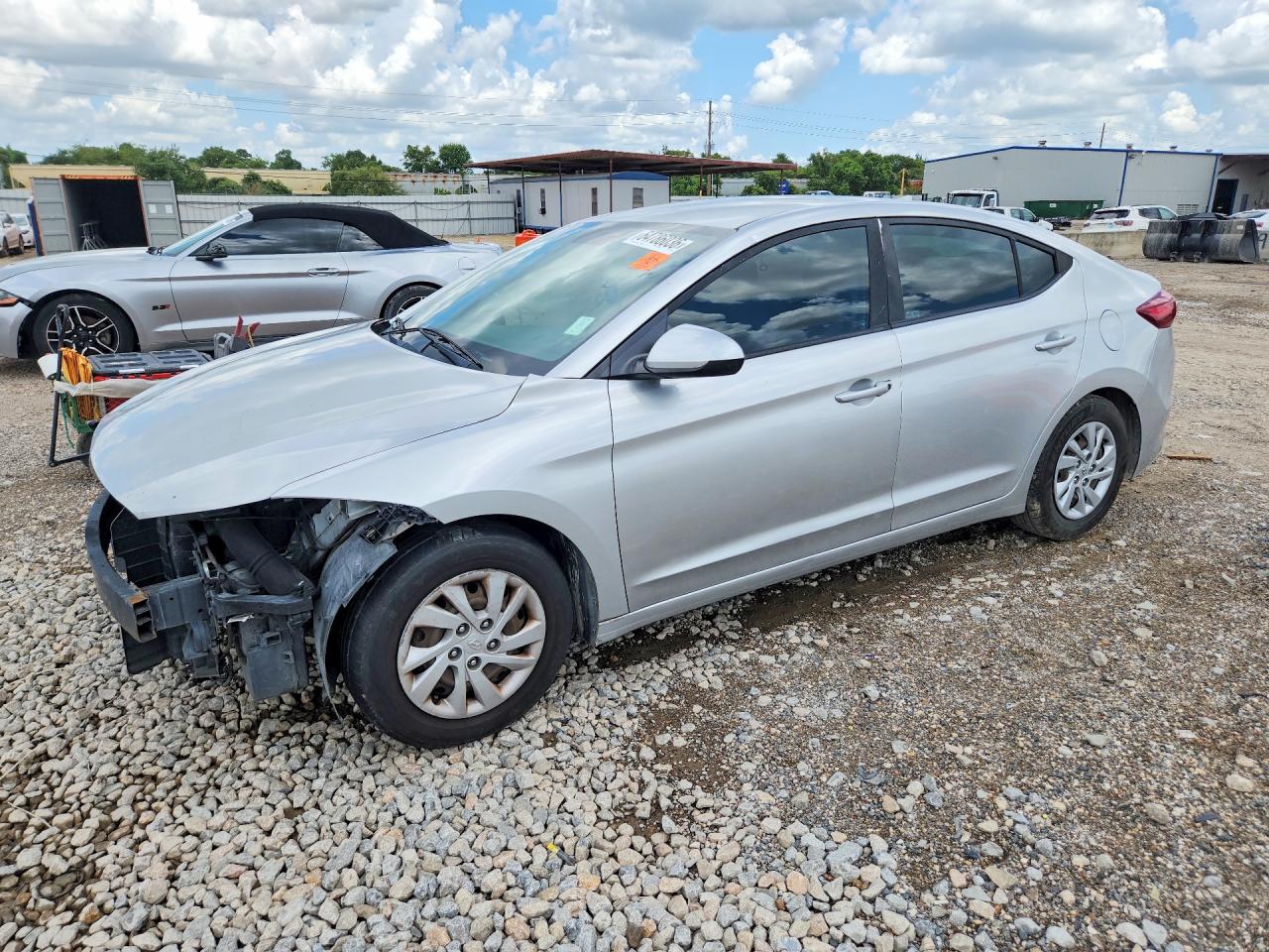 2018 HYUNDAI ELANTRA SE