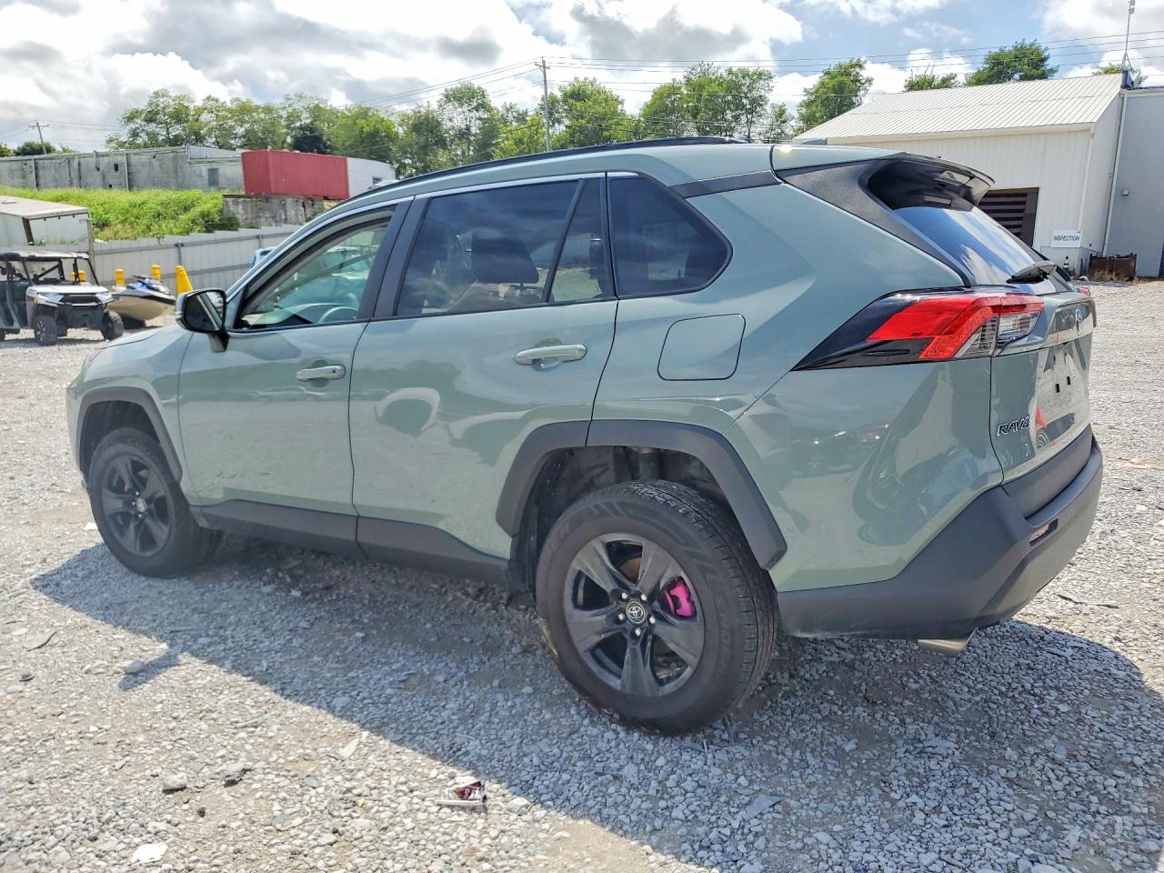 2020 TOYOTA RAV4 XLE — снимка 2