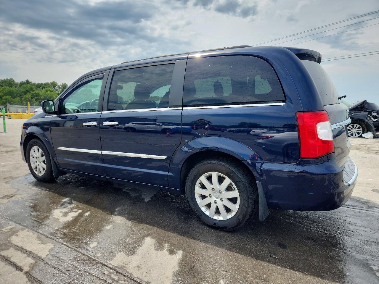 2016 CHRYSLER TOWN & COUNTRY TOURING — снимка 2