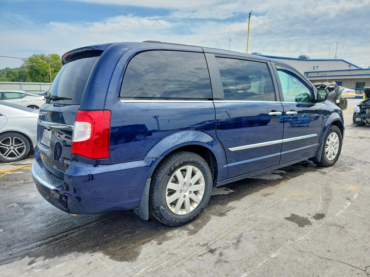 2016 CHRYSLER TOWN & COUNTRY TOURING — снимка 3